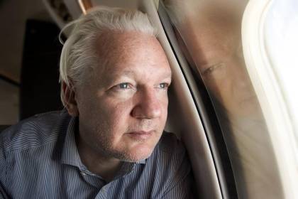 Julian Assange sale de prisión tras aceptar culpabilidad y llegar a un acuerdo con la justicia de EEUU