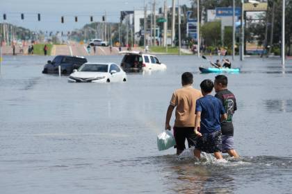 Huracán Milton provoca al menos 10 muertos y arrasa el centro de Florida