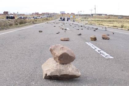 Transporte Pesado de Oruro: El 95% de los camiones está atrapado en los bloqueos