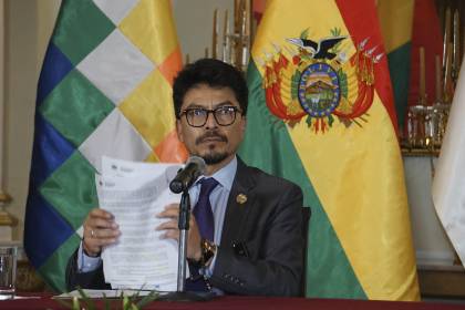 Canciller desafía a Petro a mediar para que Evo se presente ante la Justicia en Bolivia