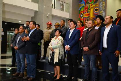 Gobierno promulga la Ley 1709 que amplía a seis meses la permanencia obligatoria en el país de exautoridades 