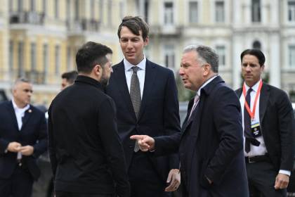 Tras reunirse con Putin, enviados de Trump conversan con Zelenski con una propuesta para poner fin a la guerra