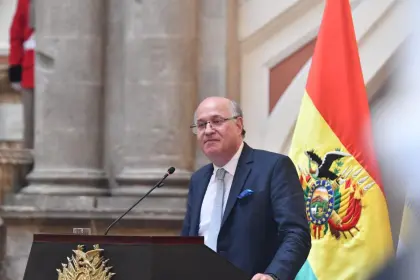 “El BID está aquí para demostrar la confianza en este momento de decisión”, dice Goldfajn tras reunión con Paz