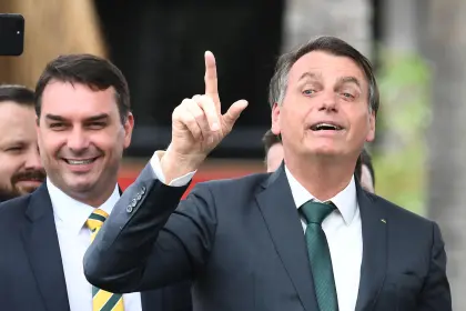 Cámara baja brasileña vota ley que puede reducir pena de Bolsonaro de 27 a 2 años de cárcel