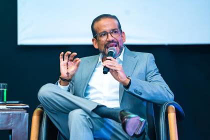 Camacho: “Mientras Barrientos siga de viceministra, Santa Cruz no participará del Consejo de Autonomías” 