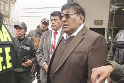 Filas por diésel: Choferes convocarán a un ampliado para definir medidas al concluir el Estado de excepción