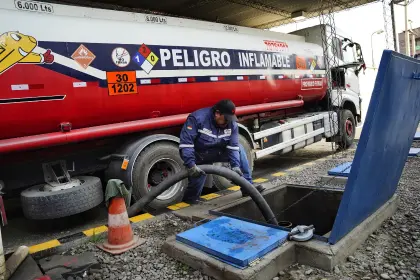 Transporte pesado pide “reunión urgente” con el presidente Paz para hablar sobre la subvención de combustibles 