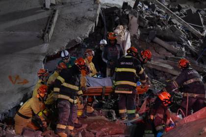 Hallan sin vida a una niña y sube a seis la cifra de fallecidos tras derrumbe de una construcción en Brasil