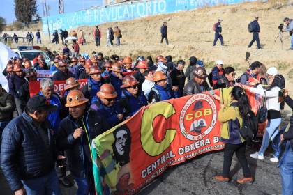 La COB marcha este martes hacia el centro de La Paz para respaldar a Arce y presionar al Legislativo por los créditos