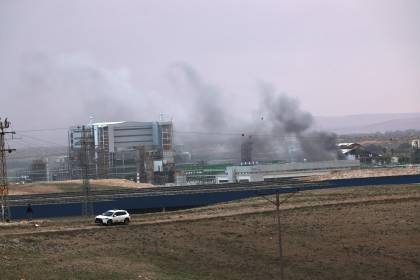 Irán niega de nuevo negociaciones con EEUU pero reconoce el intercambio de mensajes