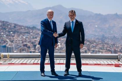 Kast invita a Paz a visitar Chile en 2027 y el mandatario boliviano “aceptó” 