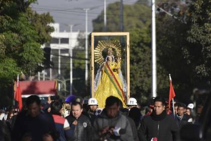 Fe y devoción en la Festividad de la Virgen de Urkupiña