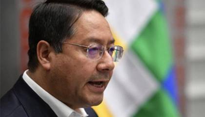 Arce admite que hay “ciertas dificultades en la disponibilidad del dólar”, pero descarta crisis económica