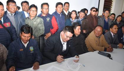 Fejuve de El Alto logra compromiso del Gobierno para invertir más de Bs 200 millones tras amenazas de bloqueos