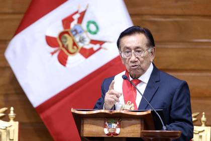 EEUU advierte a Perú con represalias “si negocia de mala fe”, en medio de compra de aviones