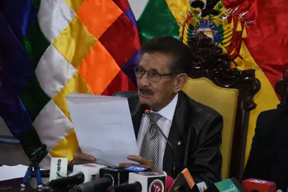 Gobernación de La Paz declara emergencia sanitaria ante la escasez de oxígeno y medicamentos