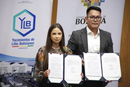 YLB y rusa Uranium One firman asociación accidental por la planta litio en Llipi; Arce urge al Legislativo avalar acuerdo