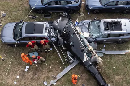 Video: así cayó uno de los helicópteros que chocaron en el trágico accidente en el que murieron Oliver Tree y Gaspi