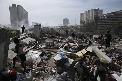 Sube a 589 la cifra de personas fallecidas tras terremotos en Venezuela