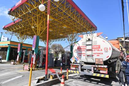 Diputados crean comisión para investigar las denuncias contra YPFB sobre la calidad de la gasolina y supuesto sobreprecio 