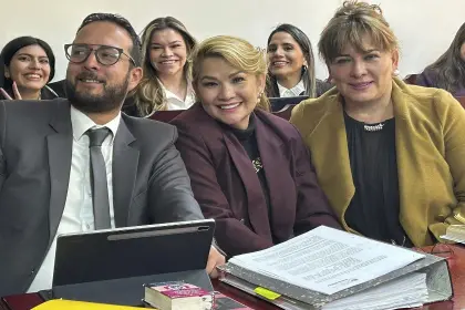 “¡Volvió la independencia judicial!”, dice Áñez tras dictamen que la lleva a juicio de responsabilidades por el caso Senkata