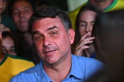 Flávio Bolsonaro dice que su ventaja en primera vuelta muestra que Brasil quiere cambio