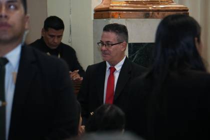 Fiscal general interino advierte: “Si alguien viene a ofrecerme plata, no lo haga, porque va a ser detenido”
