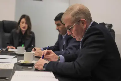 Comisión que investiga mala calidad de la gasolina convoca al presidente de YPFB para este miércoles