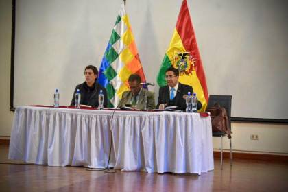 Ministros se reúnen con dirigencia nacional del transporte libre tras fin de la subvención al diésel