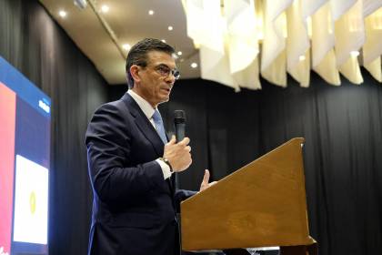 Vocería anuncia que Paz llega a Santa Cruz para participar en el encuentro contra los avasallamientos