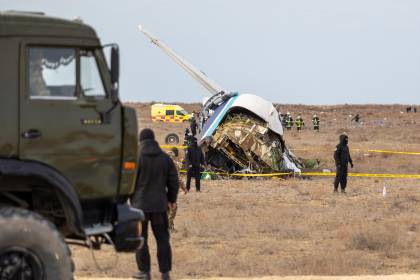 Video: Así fue el momento en el que un avión de pasajeros se estrella en Kazajistán