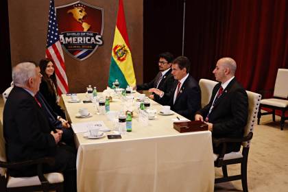 “En la oficina”: Beller expone foto de Cerimedo junto a Paz en el “Escudo de las Américas” y en Casa Grande
