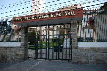 Diputada presenta denuncia ante el TSE y pide la anulación de la personería jurídica de UCS