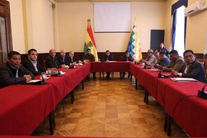 Choquehuanca convoca a los presidentes del Legislativo y las tres fuerzas para “materializar” las elecciones judiciales