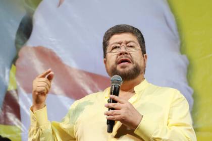 Cumbre electoral: Samuel dice que créditos serán aprobados para los comicios y para importar bienes imprescindibles