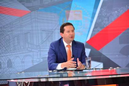 Sánchez propone la creación de un Fondo de Garantía Municipal y cero gravámenes arancelarios para los vehículos públicos