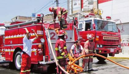 Al menos un muerto y 22 heridos por deflagración en una gasolinera en Perú