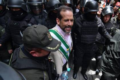 Niegan petición para que Camacho se defienda en libertad por el caso crisis 2019