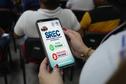 Resarcimiento por combustible: Transporte público de Cochabamba denuncia problemas al registrar vehículos en la aplicación