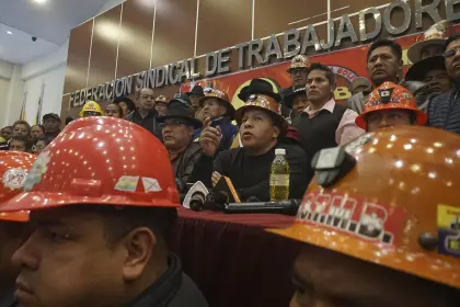 “Vamos a pedir la abrogación”: Central Obrera Boliviana ingresa a reunión con el presidente Paz