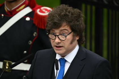 Argentina alcanza un acuerdo con el FMI para acceder a otros 1.000 millones de dólares