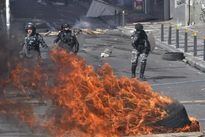 Fiscalía imputa a cuatro marchistas de la COB tras enfrentamientos con la Policía