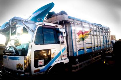 Incautan 148 bolsas con explosivos transportados en un camión en Oruro