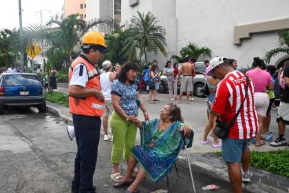 Un fuerte sismo de magnitud 6,5 sacude el centro en México