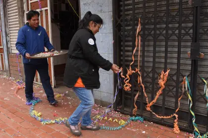 Ritos para agradecer a la Pachamama marcan el ‘Martes de Ch’alla’ en Bolivia