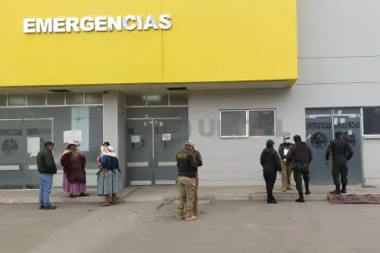 Denuncian intento de infanticidio: Internan a tres niños con heridas en los brazos y busca a su madre como sospechosa