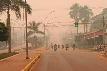 En Beni escolares pasarán clases a distancia por la densa humareda provocada por incendios forestales 