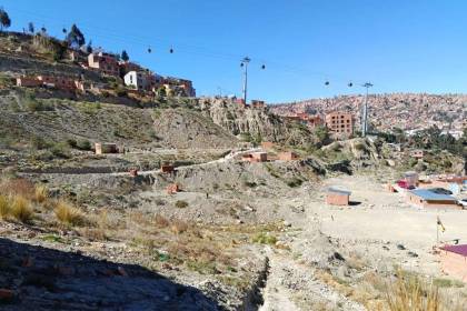 La Paz: Pese a las advertencias, “lotean” y construyen en Kantutani Bajo, en la zona del deslizamiento de 2019