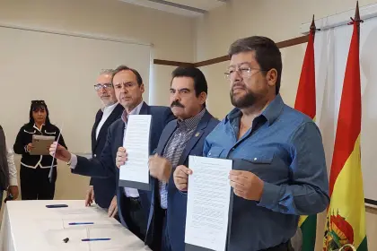 Manfred, Samuel y Tuto rechazan la “subversión del orden democrático”, urgen un encuentro con el TSE y “un crédito limitado” para combustibles