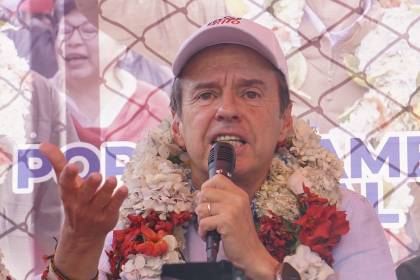 Tuto llega a Santa Cruz y alista campaña en los valles